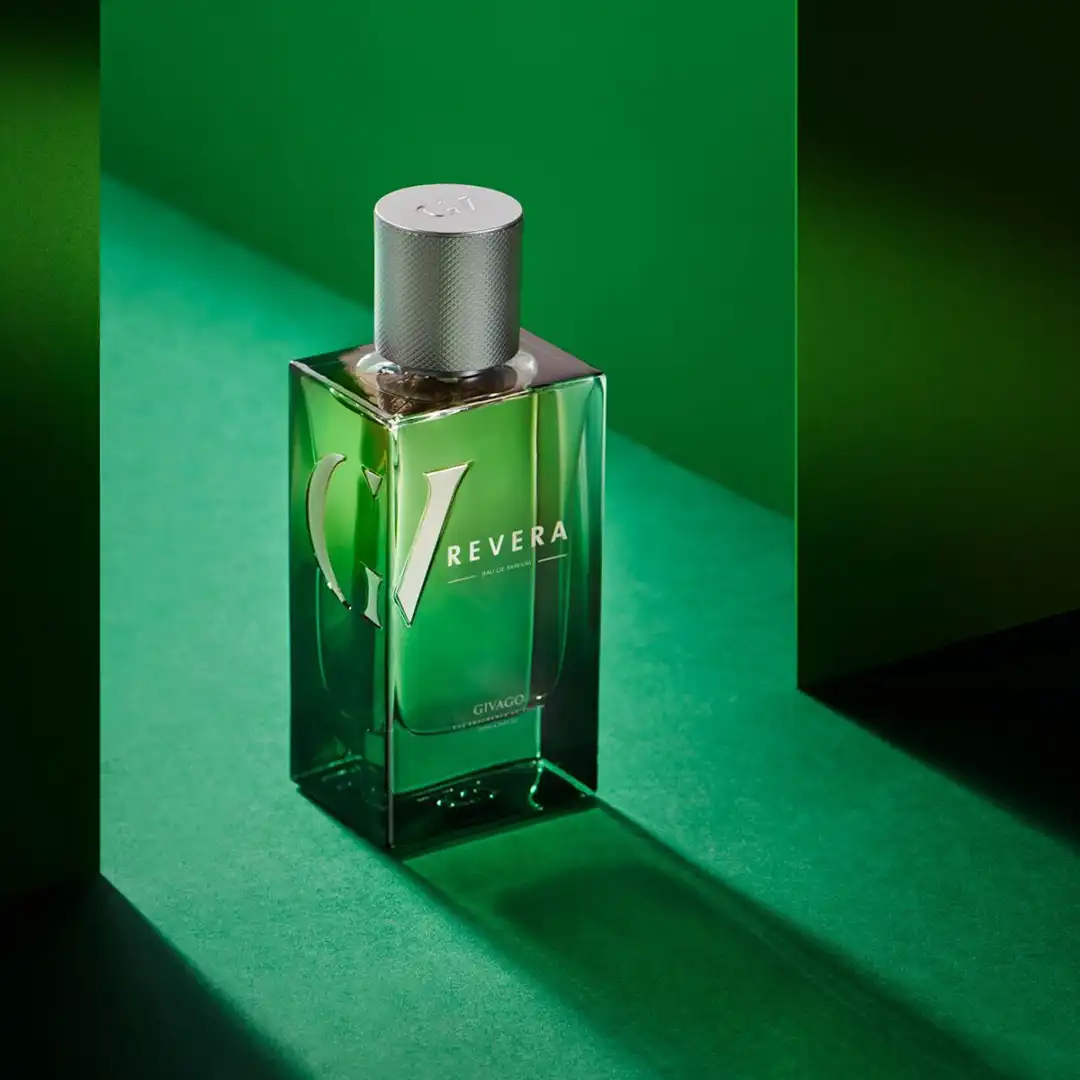 Givago Revera perfume photography © Mechanix Studios Givago Revera green perfume bottle in a beam of light on a green set